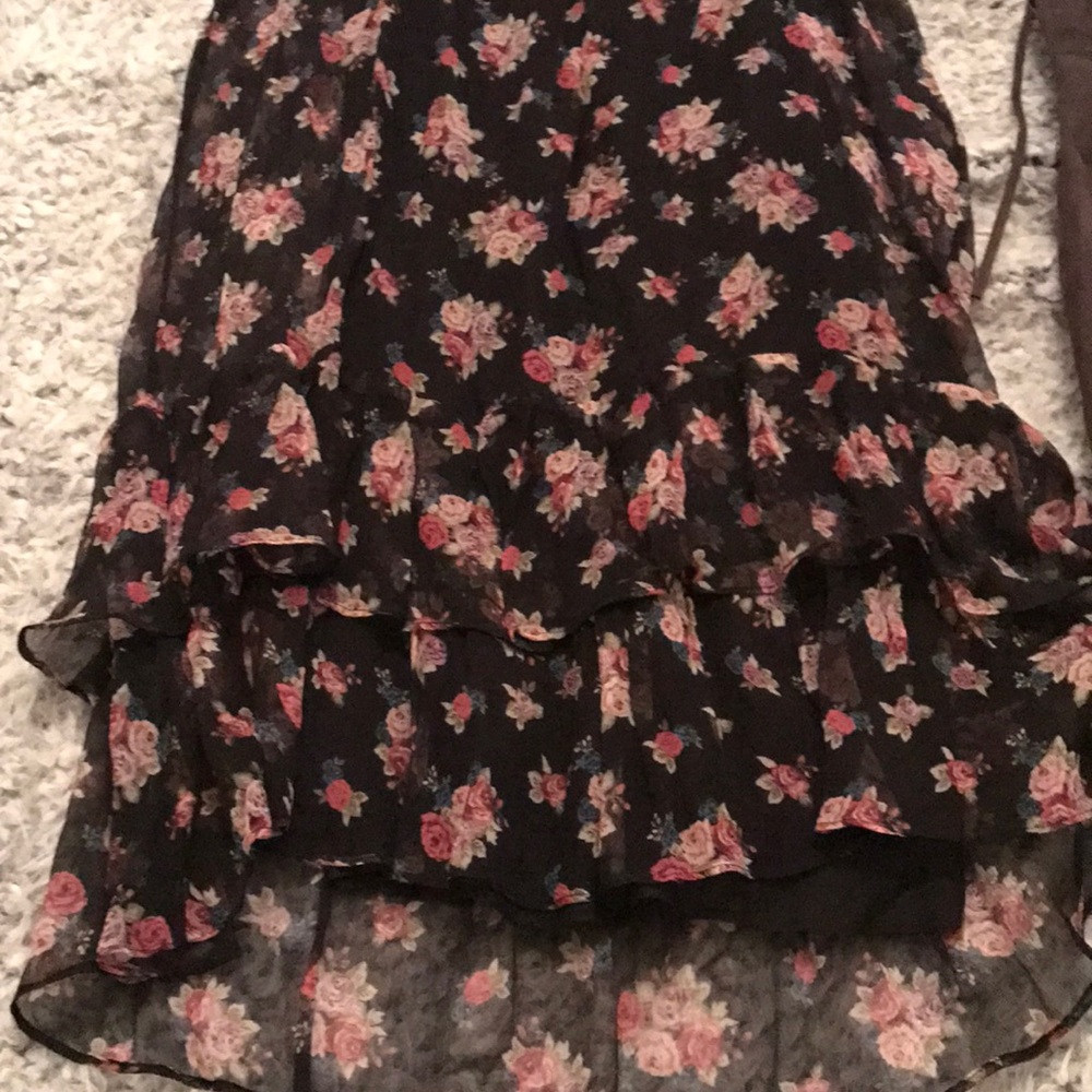 Floral Ruffle Bottom Dress - Picture 2 of 5
